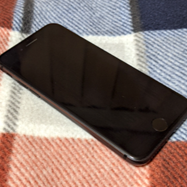 Apple(アップル)のApple iPhone8 Simフリー機（中古） スマホ/家電/カメラのスマートフォン/携帯電話(スマートフォン本体)の商品写真