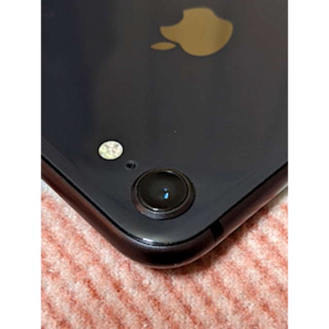 Apple(アップル)のApple iPhone8 Simフリー機（中古） スマホ/家電/カメラのスマートフォン/携帯電話(スマートフォン本体)の商品写真
