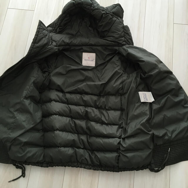 MONCLER(モンクレール)のMONCLER 希少モデル ハリエット ダウンコート ジャケット レディースのジャケット/アウター(ダウンジャケット)の商品写真