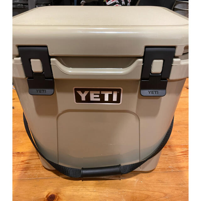 Snow Peak(スノーピーク)のYETI 24 イエティ ローディ 24 クーラーボックス タン カラー　新品 スポーツ/アウトドアのスポーツ/アウトドア その他(その他)の商品写真