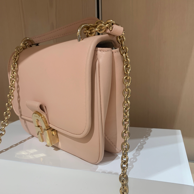 Furla(フルラ)のフルラ本革FURLAコージーミニショルダーバッグキャンディローズ レディースのバッグ(ショルダーバッグ)の商品写真