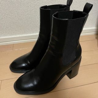 ザラ(ZARA)のZARA ブーツ黒　合皮 36サイズ(ブーツ)