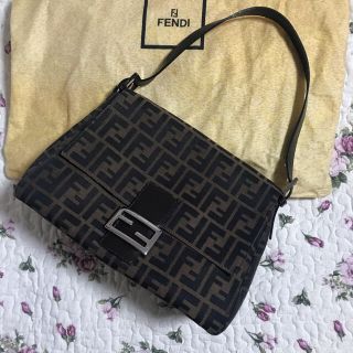 フェンディ(FENDI)の明日まで限定価格‼️ フェンディ　FENDI ズッカ柄　マンマバケット(ショルダーバッグ)