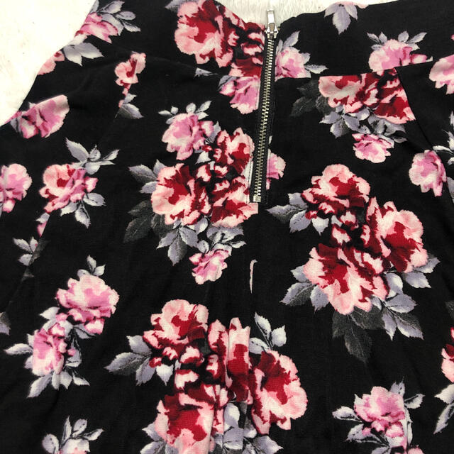 H&M(エイチアンドエム)のH&M 花柄　ミニフレアスカート  美品　膝上　ピンク　エイチアンドエム レディースのスカート(ミニスカート)の商品写真