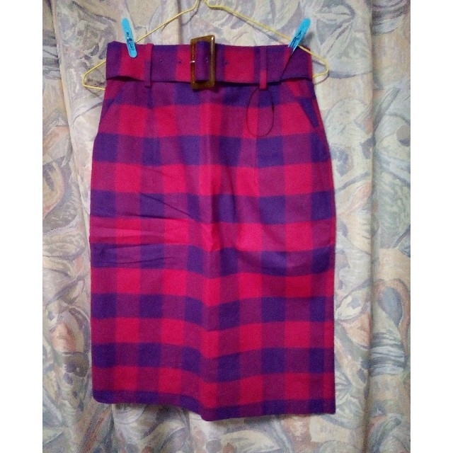 CECIL McBEE(セシルマクビー)のCECIL McBEEベルト付きタイトスカート レディース♪ レディースのスカート(ひざ丈スカート)の商品写真