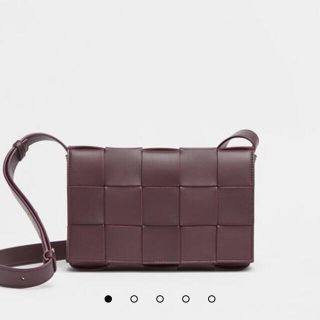 ボッテガヴェネタ(Bottega Veneta)の【未使用】BOTTEGA VENETAボッティガヴェネタ　カセット(ショルダーバッグ)