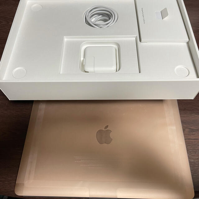 Mac Book Air 2019 不具合ありスマホ/家電/カメラ