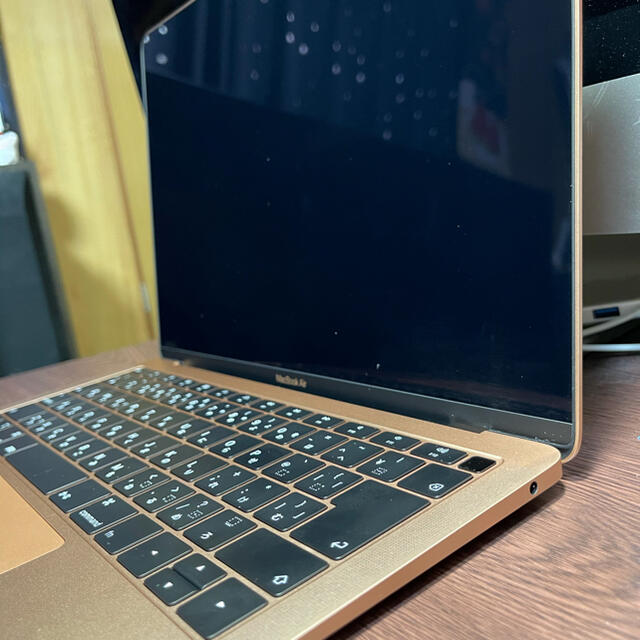 Mac Book Air 2019 不具合ありスマホ/家電/カメラ