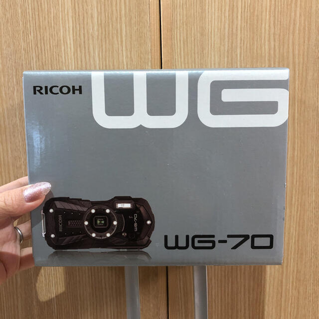 RICOH(リコー)のつむつむ様専用　新品未使用品　RICOH WG-70 オレンジ スマホ/家電/カメラのカメラ(コンパクトデジタルカメラ)の商品写真