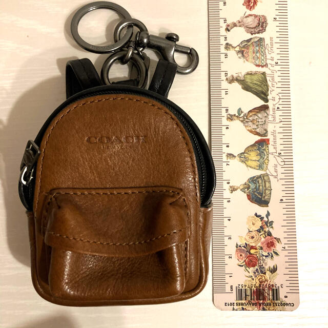 COACH(コーチ)のcoach ミニリュック　キーホルダー　【最終お値下げ】 レディースのファッション小物(キーホルダー)の商品写真