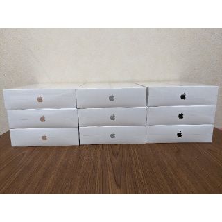 アップル(Apple)の送料無料 iPad 8世代 32GB 各色3台 保証未開始 シュリンク破れ無し(タブレット)