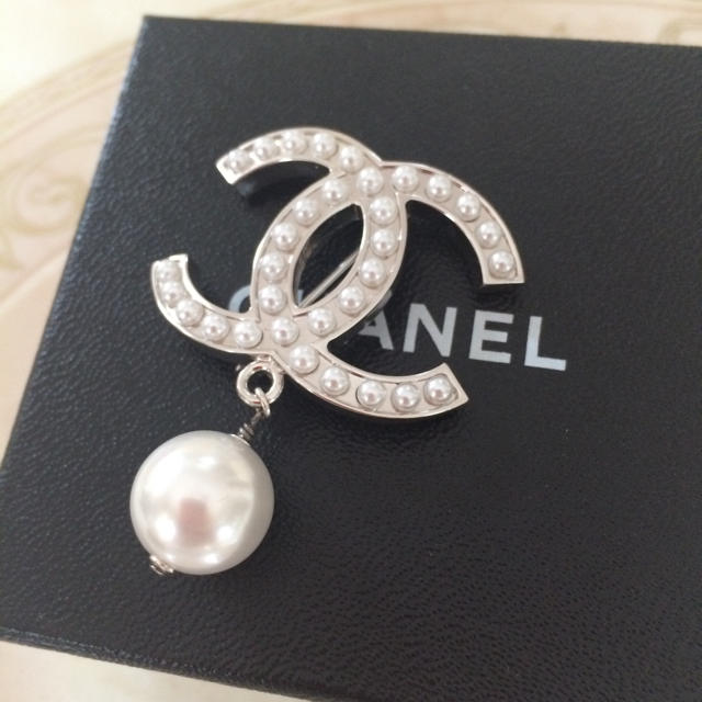 CHANEL(シャネル)の♡ゆず様♡専用 レディースのアクセサリー(ブローチ/コサージュ)の商品写真