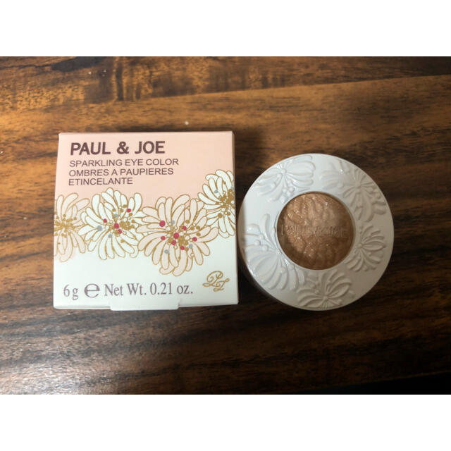 PAUL & JOE(ポールアンドジョー)のPAUL&JOE ポールアンドジョースパークリングアイカラー01 コスメ/美容のベースメイク/化粧品(アイシャドウ)の商品写真