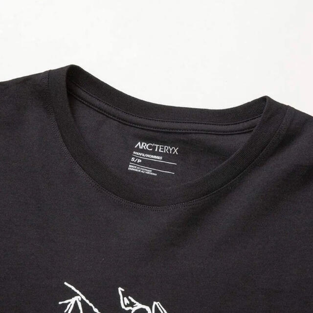 ARC'TERYX(アークテリクス)のアークテリクス ロゴプリント長袖Tシャツ アークワード BLACK メンズのトップス(Tシャツ/カットソー(七分/長袖))の商品写真
