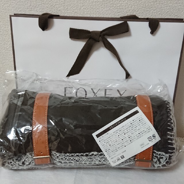 FOXEY(フォクシー)のFOXEY ピクニックブランケット、ティッシュケース エンタメ/ホビーのコレクション(ノベルティグッズ)の商品写真