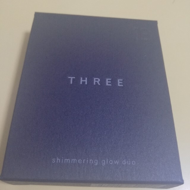 THREE(スリー)のTHREE(スリー) シマリンググローデュオ 6.8g #01 コスメ/美容のベースメイク/化粧品(フェイスカラー)の商品写真