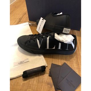 ヴァレンティノ(VALENTINO)の付属品完備新品　ヴァレンティノ　ブランドロゴスニーカー(スニーカー)