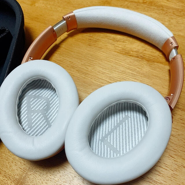 BOSE(ボーズ)の【美品】BOSE ヘッドホン QUIETCOMFORT35 Ⅱ ローズゴールド スマホ/家電/カメラのオーディオ機器(ヘッドフォン/イヤフォン)の商品写真