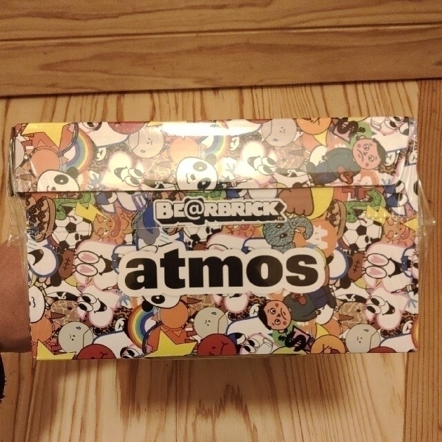 atmos(アトモス)の未開封 BE@RBRICK atmos EMOJI 100% & 400％ エンタメ/ホビーのフィギュア(その他)の商品写真