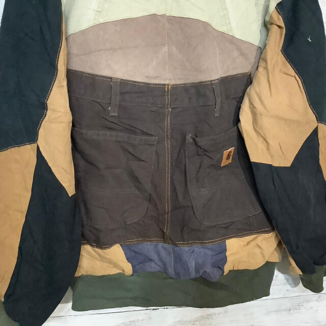 ☆Carhartt リメイクジャケット　一点物　マルチカラー　L メンズのジャケット/アウター(ブルゾン)の商品写真