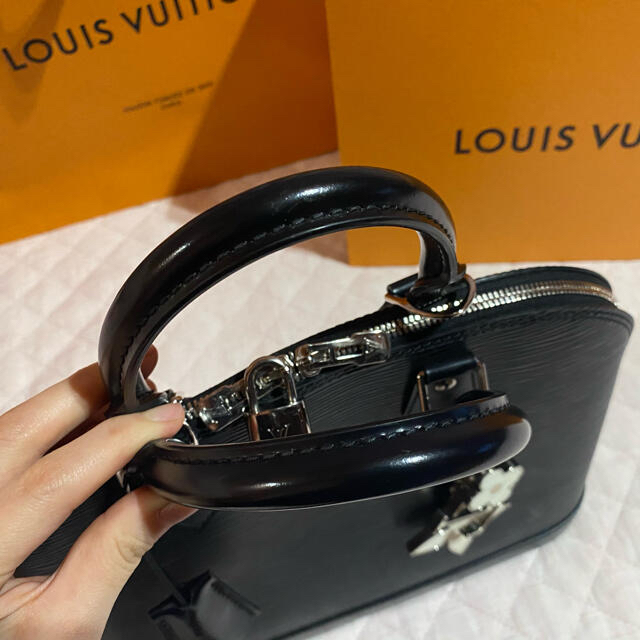 LOUIS VUITTON ルイヴィトン アルマ エピ 黒 ブラック