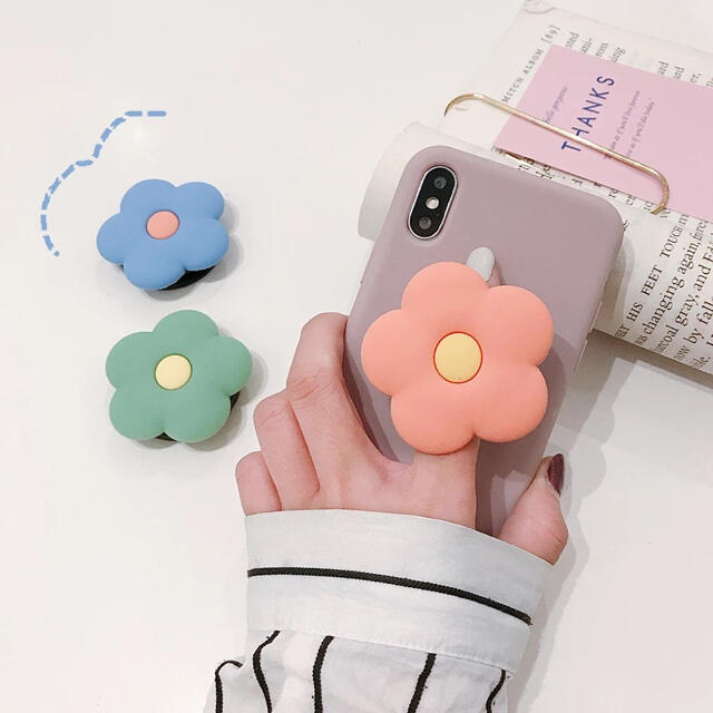 お花♡ポップソケット スマホ/家電/カメラのスマホアクセサリー(その他)の商品写真