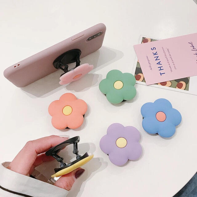 お花♡ポップソケット スマホ/家電/カメラのスマホアクセサリー(その他)の商品写真