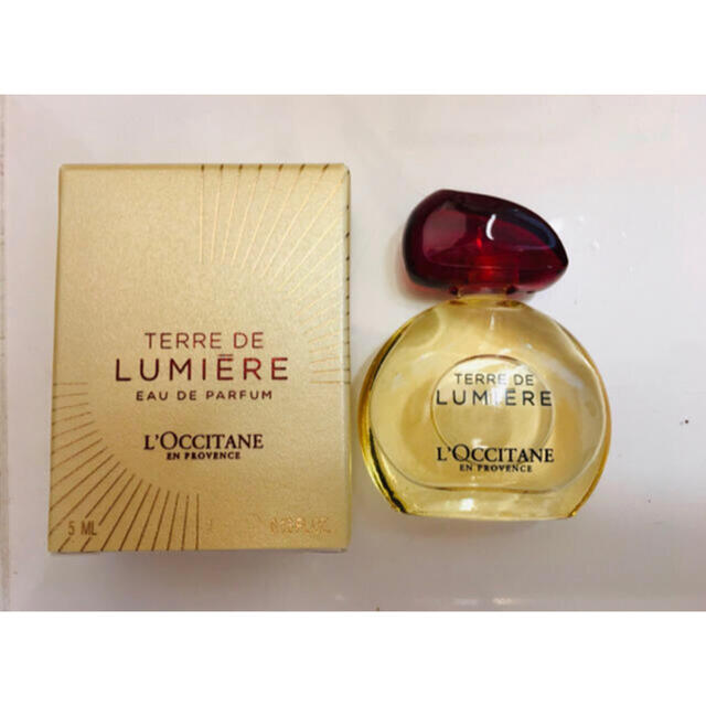 L'OCCITANE(ロクシタン)の新品未使用 ロクシタン テール ド ルミエール オードパルファム 5ml コスメ/美容の香水(香水(女性用))の商品写真