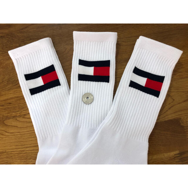 TOMMY HILFIGER(トミーヒルフィガー)のホコリアリ新品トミーTOMMY HILFIGERメンズソックス3足セット メンズのレッグウェア(ソックス)の商品写真