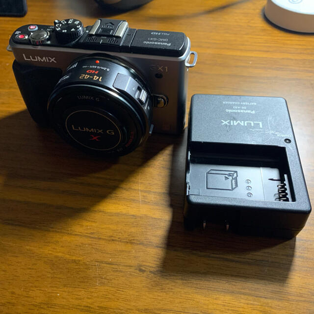 Panasonic(パナソニック)のPanasonic DMC-GX1 レンズキット　エスプリブラック スマホ/家電/カメラのカメラ(ミラーレス一眼)の商品写真