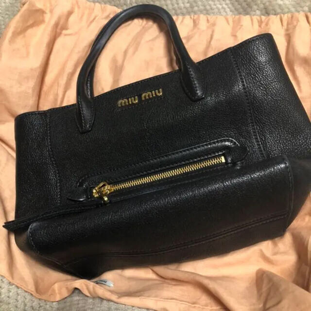 miumiu最終値下げ⭐️miumiuハンドバッグ　ショルダーストラップ付き