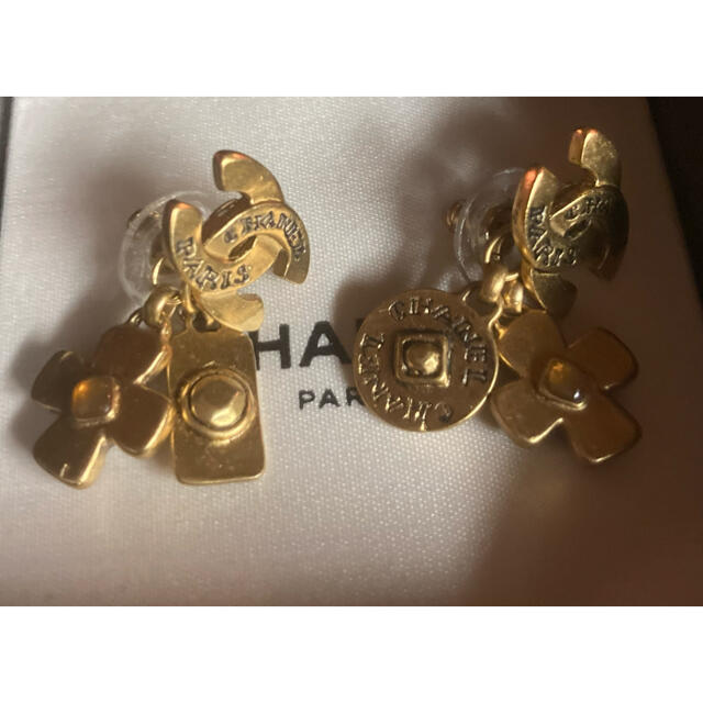 予約】 CHANEL - シャネル❤️ヴィンテージ ピアス チャーム付き