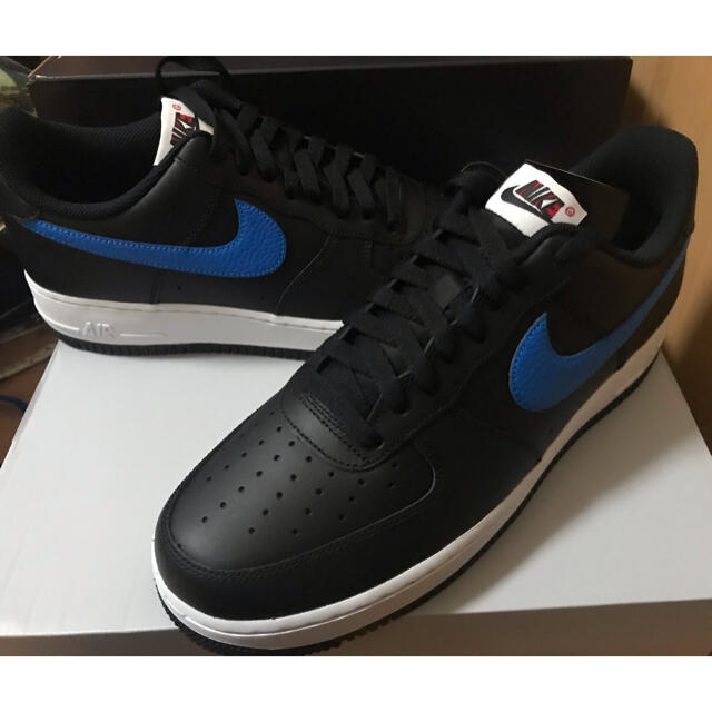 NIKE(ナイキ)の最終価格28.0 エアフォース 1 '07 AF1 メンズスニーカー 白 黒 青 メンズの靴/シューズ(スニーカー)の商品写真