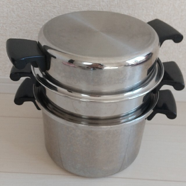Amway(アムウェイ)のアムウェイ 旧型蒸し器付、４㍑鍋 インテリア/住まい/日用品のキッチン/食器(鍋/フライパン)の商品写真