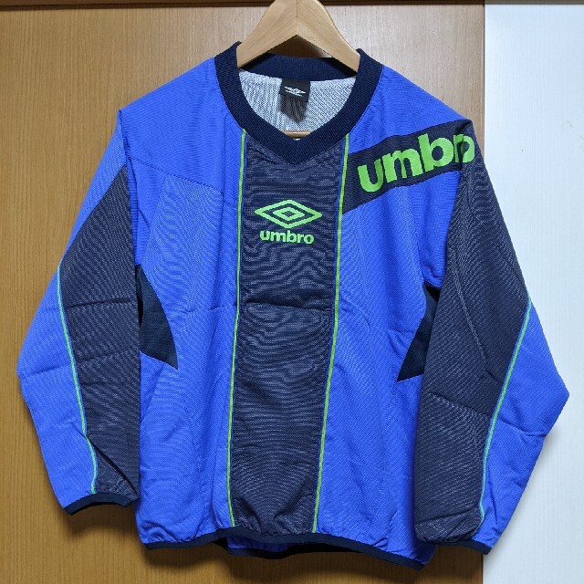 UMBRO(アンブロ)のUmbro　140　ピステ上下セットです スポーツ/アウトドアのサッカー/フットサル(ウェア)の商品写真