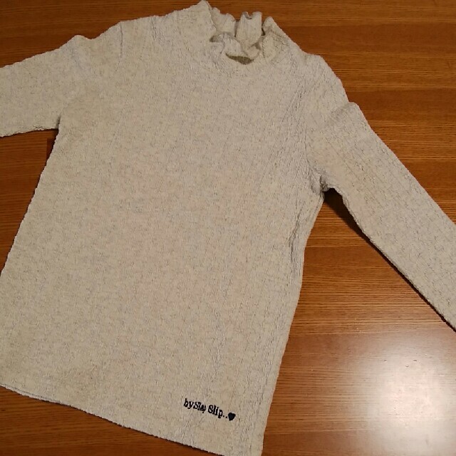 BeBe(ベベ)のSLAPSLIP カットソー　ハイネック　130 キッズ/ベビー/マタニティのキッズ服女の子用(90cm~)(Tシャツ/カットソー)の商品写真