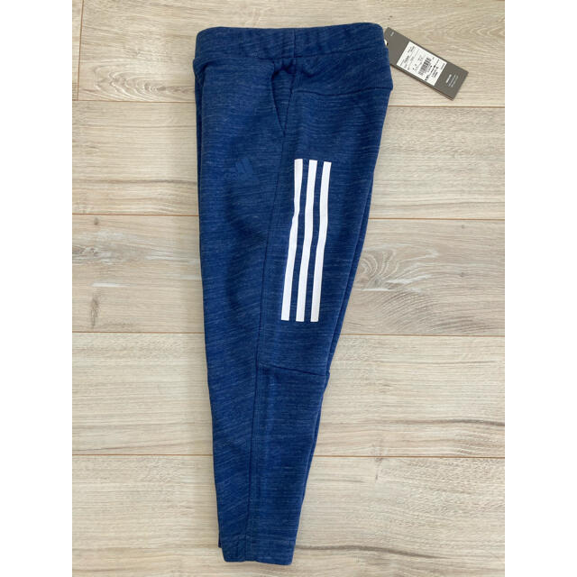 adidas(アディダス)の110cm アディダス スウェットパンツ (新品送料込) キッズ/ベビー/マタニティのキッズ服男の子用(90cm~)(パンツ/スパッツ)の商品写真