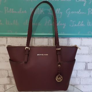 マイケルコース(Michael Kors)のMICHEAL KORS   A4サイズ  【美品】(ハンドバッグ)