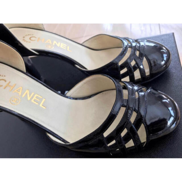 CHANEL パンプス さり気ないココマークワンポイント 黒 35.5サイズ