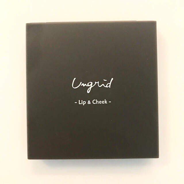 Ungrid(アングリッド)の【新品】ジーナ✖️アングリッド メイクパレット コスメ/美容のベースメイク/化粧品(その他)の商品写真