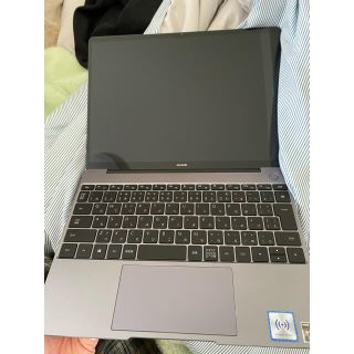 ファーウェイ(HUAWEI)のHuawei matebook 13(ノートPC)