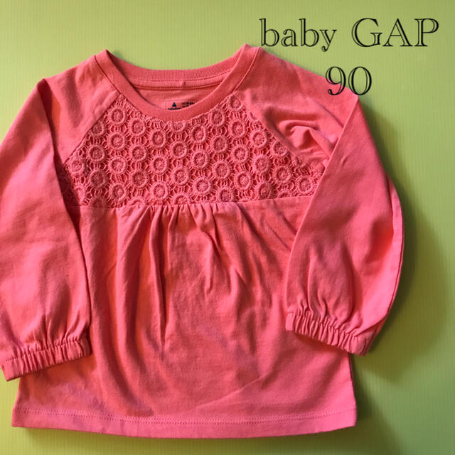 babyGAP(ベビーギャップ)のbaby GAP オレンジ　カットソー　Tシャツ　90㎝   キッズ/ベビー/マタニティのキッズ服女の子用(90cm~)(Tシャツ/カットソー)の商品写真