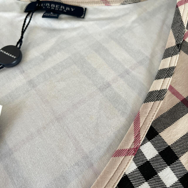 BURBERRY(バーバリー)の⭐️新品⭐️バーバリー　シャツ レディースのトップス(シャツ/ブラウス(長袖/七分))の商品写真