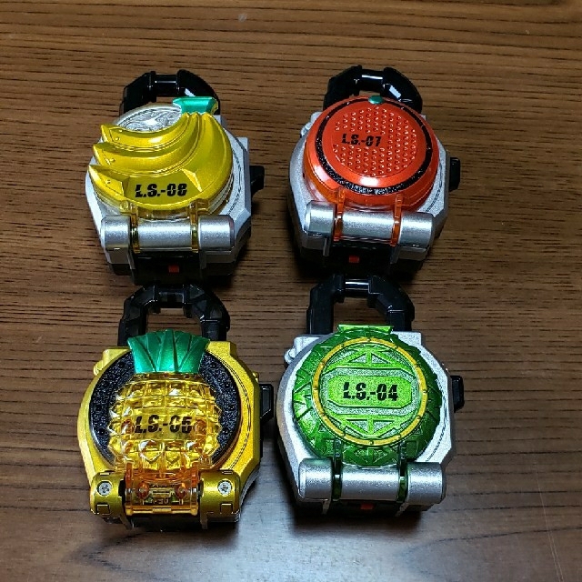 仮面ライダーガイム　ロックシード４コセット エンタメ/ホビーのフィギュア(特撮)の商品写真