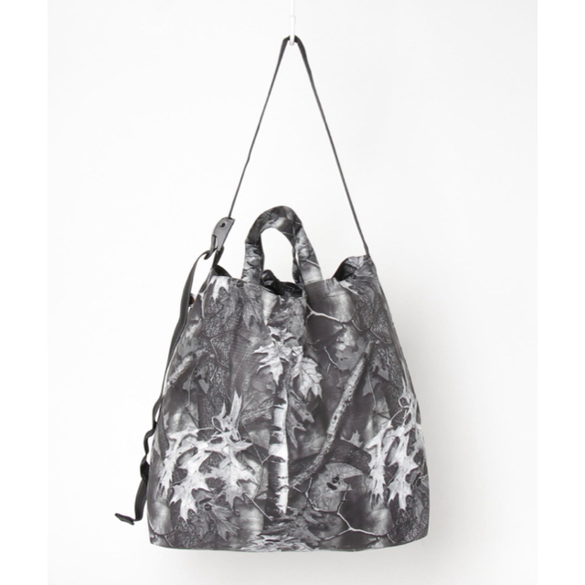 A BATHING APE(アベイシングエイプ)のBAPE FOREST CAMO SHOULDER TOTE メンズのバッグ(トートバッグ)の商品写真