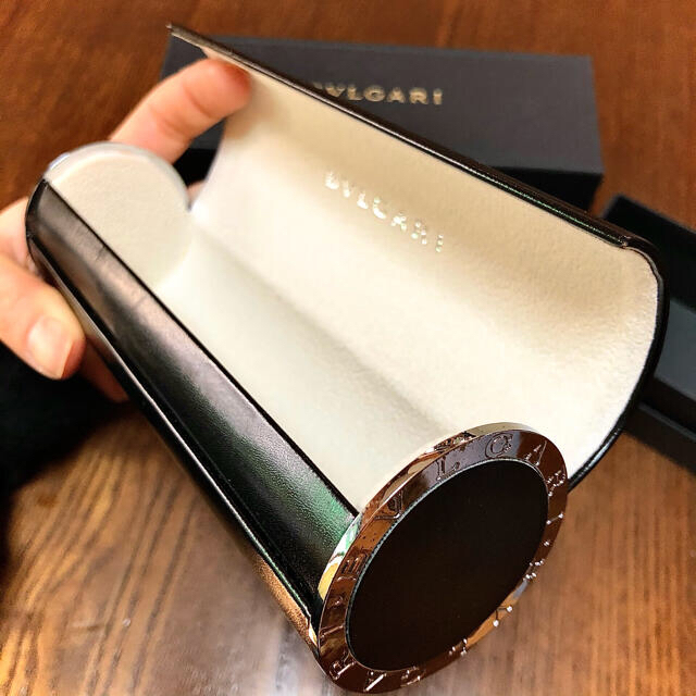 BVLGARI(ブルガリ)のBVLGARI メガネケース （専用の箱・メガネ拭き付き） レディースのファッション小物(サングラス/メガネ)の商品写真