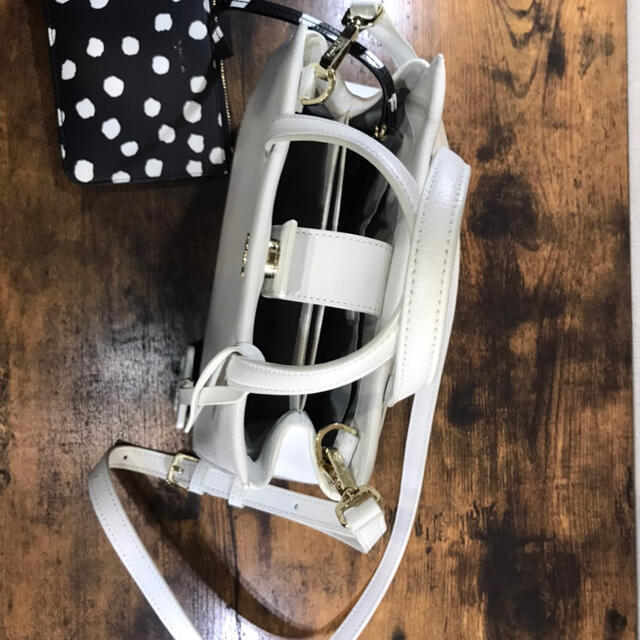 agnes b.(アニエスベー)のagnis b  アニエスベー　ミニポーチ付きショルダーバッグ　白 レディースのバッグ(ショルダーバッグ)の商品写真