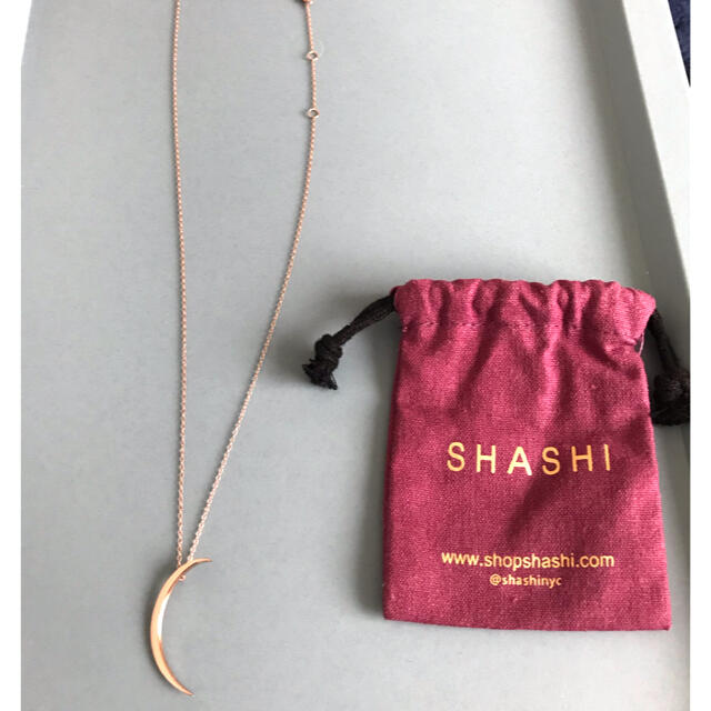 Shashi(シャシ)のSHASHI三日月型ネックレス レディースのアクセサリー(ネックレス)の商品写真