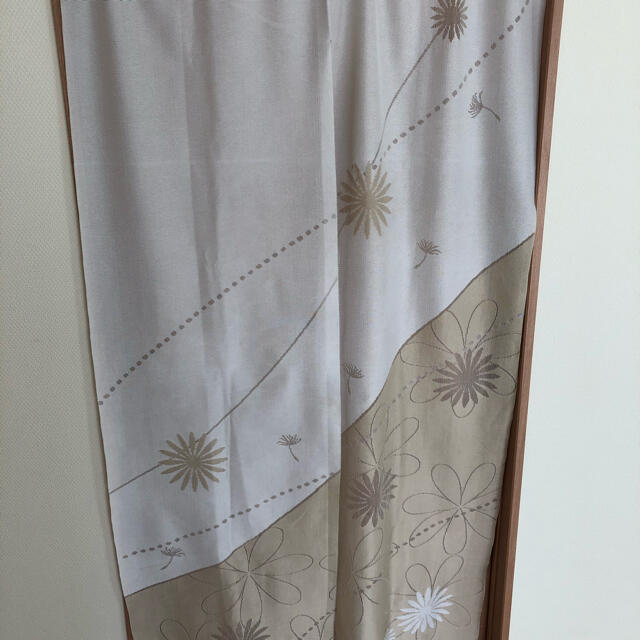 暖簾(ベージュ、白) インテリア/住まい/日用品のカーテン/ブラインド(のれん)の商品写真