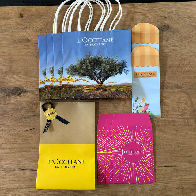 L'OCCITANE(ロクシタン)のchi様専用　ロクシタン　ショップ袋 レディースのバッグ(ショップ袋)の商品写真
